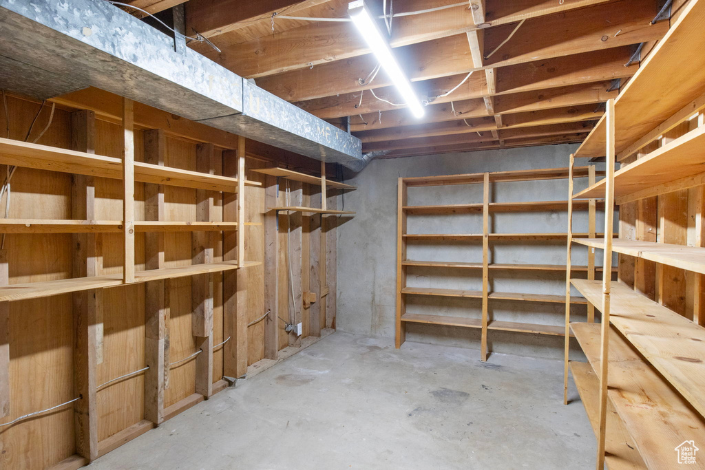 1908 W CHAMPAGNE AVE Taylorsville, UT 84129