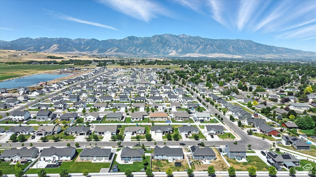 Bird's eye view of a water and mountain view