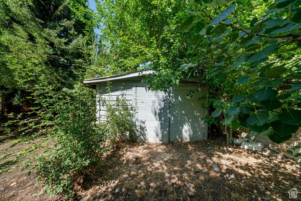 5726 S HIGHLAND DR Holladay, UT 84121