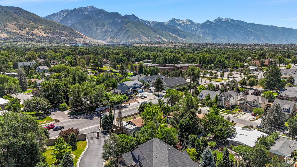 5726 S HIGHLAND DR Holladay, UT 84121