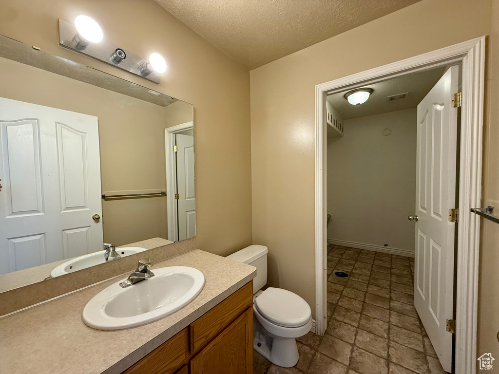 2573 W REMUDA DR Farr West, UT 84404