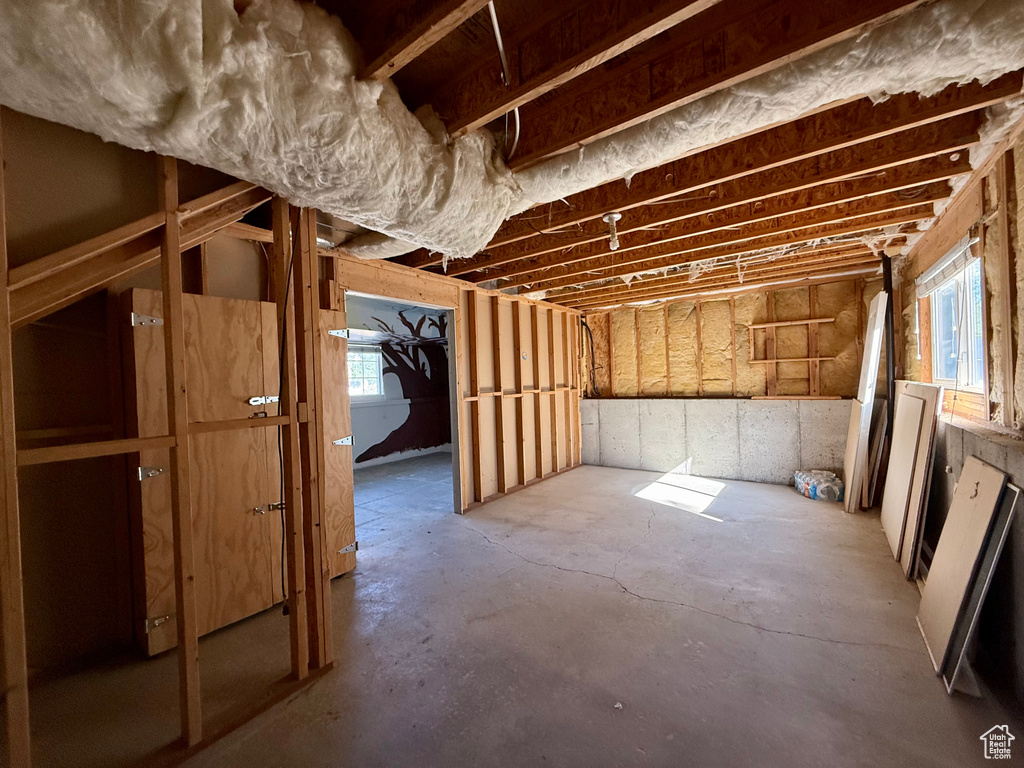 2573 W REMUDA DR Farr West, UT 84404