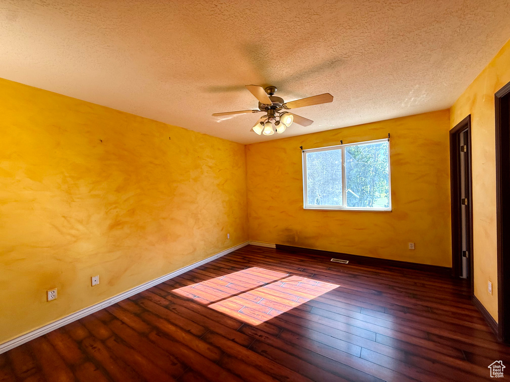 2573 W REMUDA DR Farr West, UT 84404