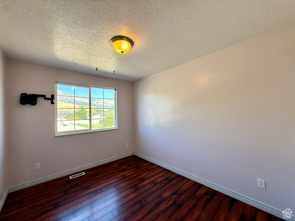 2573 W REMUDA DR Farr West, UT 84404
