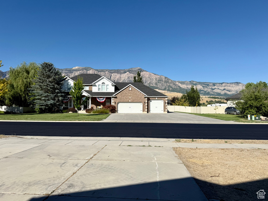 2573 W REMUDA DR Farr West, UT 84404