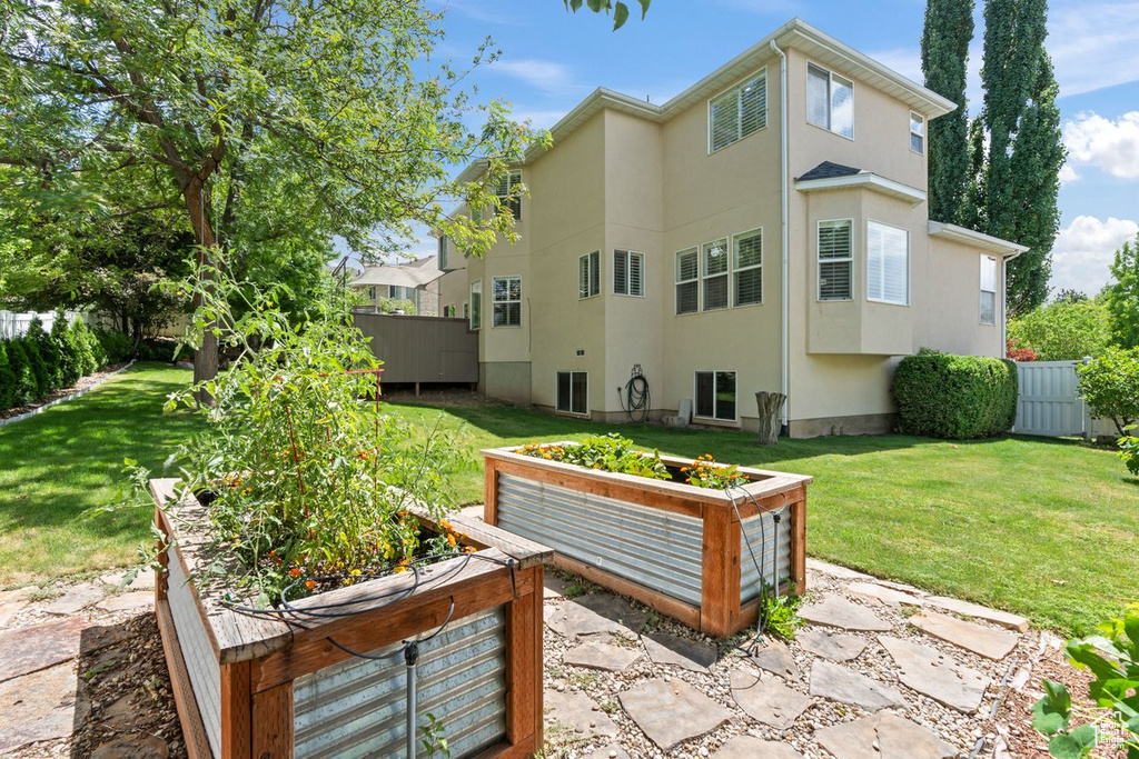 969 N LILLYWOOD LN North Salt Lake, UT 84054