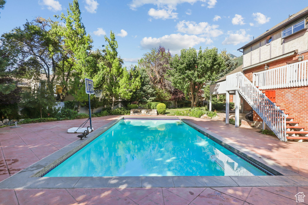 9618 S RUSKIN CIR Sandy, UT 84092