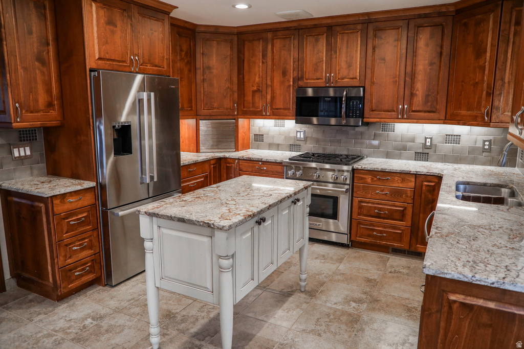 3550 E OAKVIEW DR Salt Lake City, UT 84124