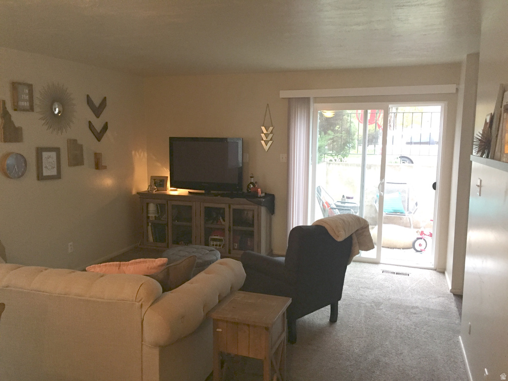 266 E CENTER ST Centerville, UT 84014