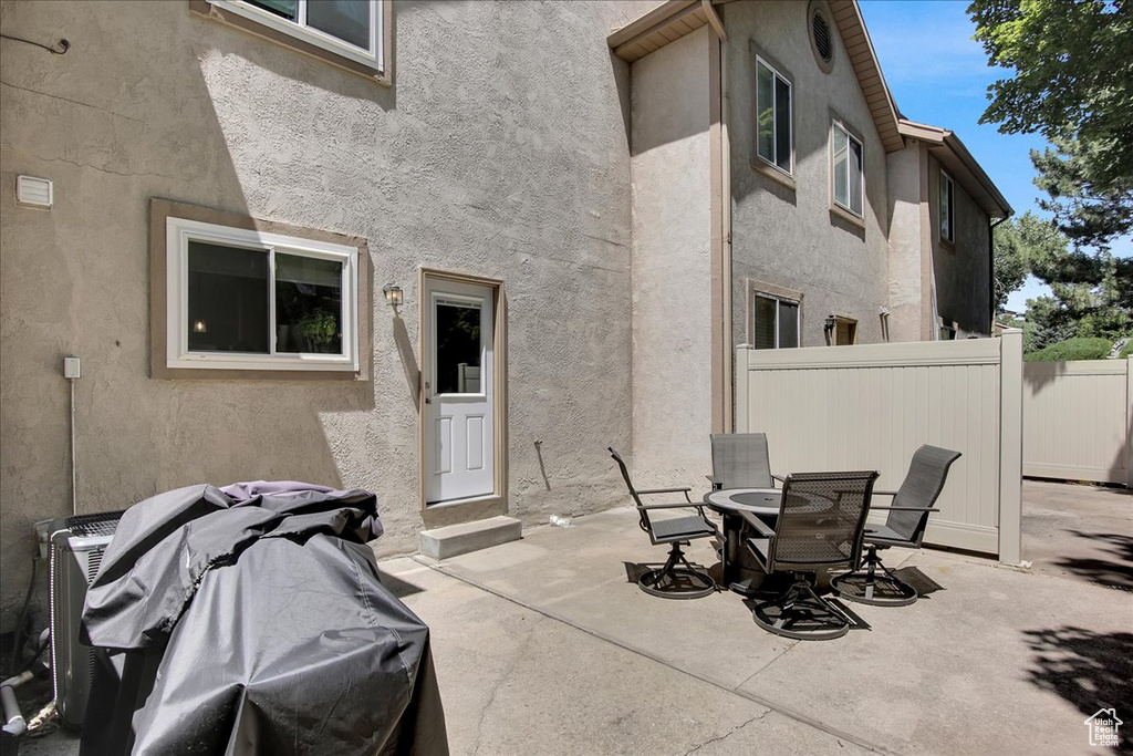 5816 CLUB VIEW LN South Ogden, UT 84405