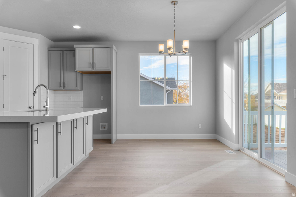 1286 W 2325 S Syracuse, UT 84075