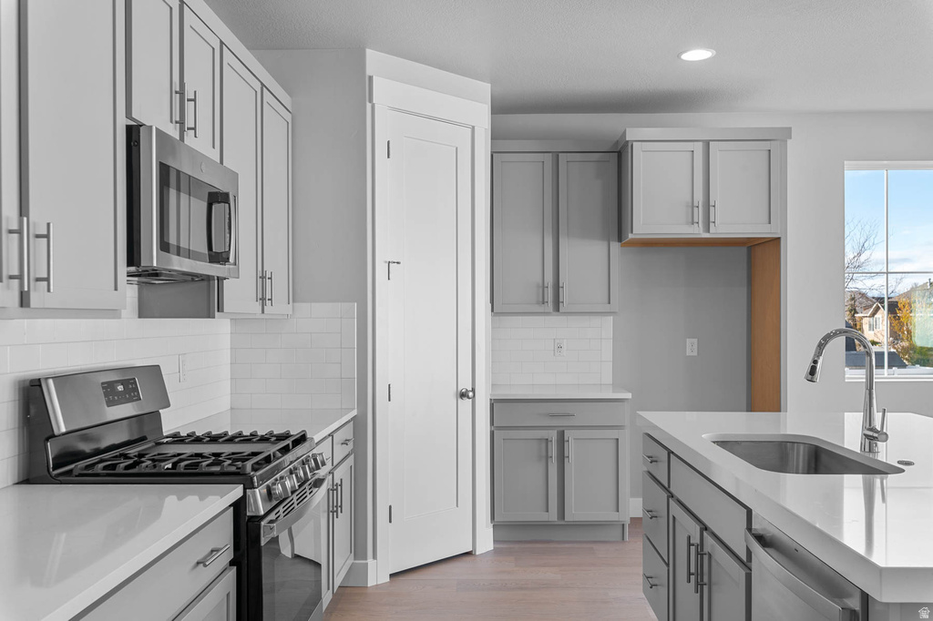 1286 W 2325 S Syracuse, UT 84075