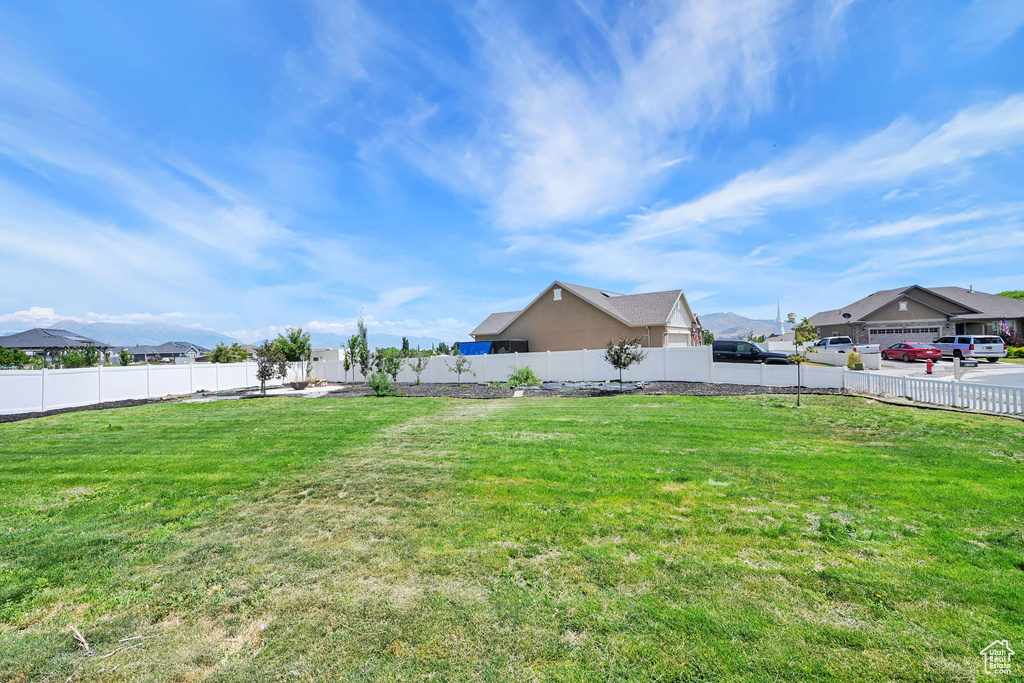 View of yard featuring a residential view