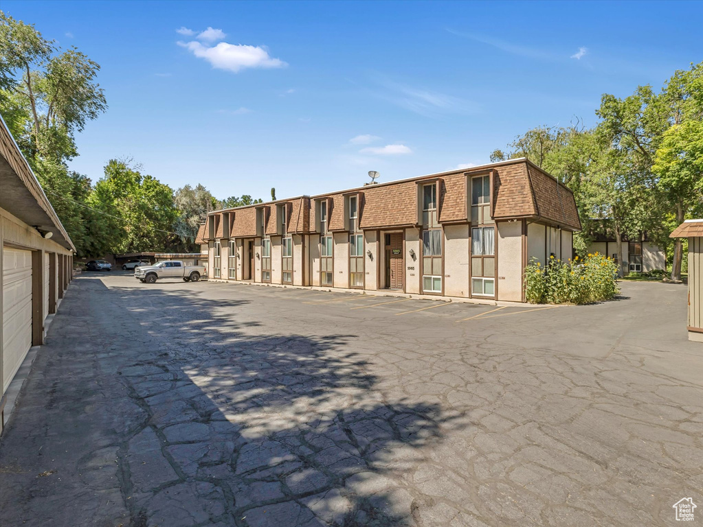 5561 S WILLOW LN #C Murray, UT 84107
