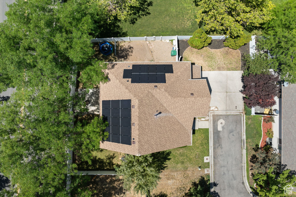 Aerial view of property and surrounding area