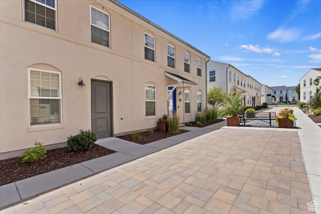 10606 S REDKNIFE DR South Jordan, UT 84009