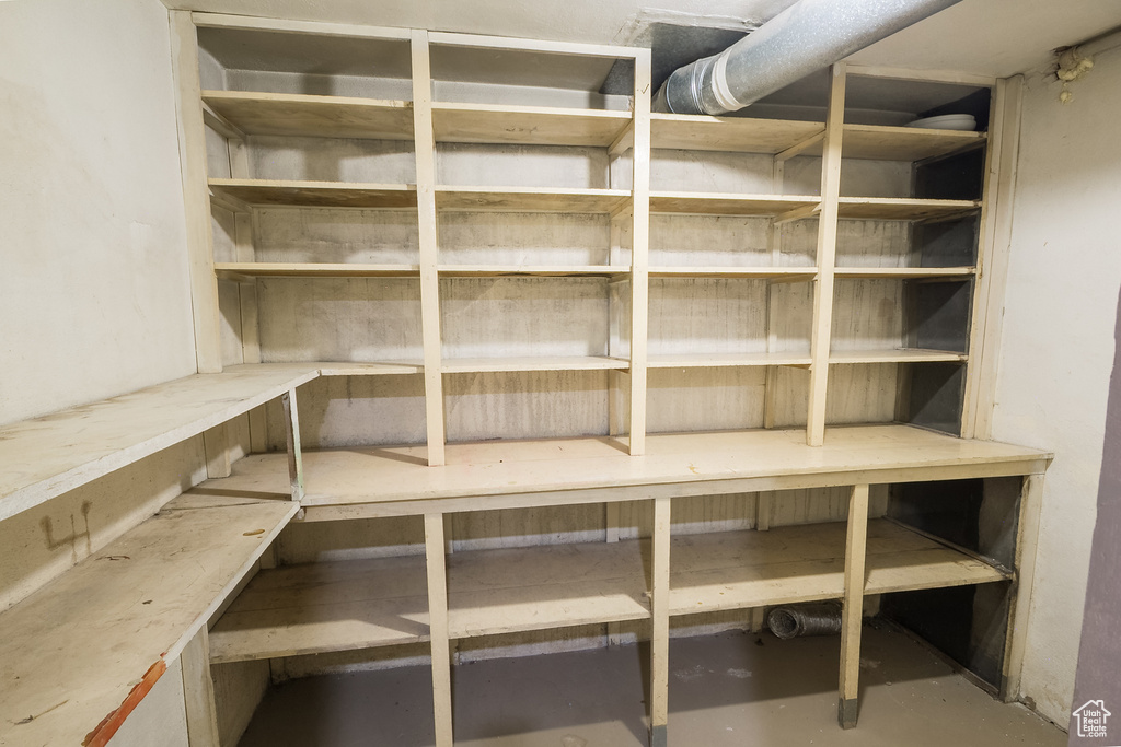 168 S 100 W Roosevelt, UT 84066