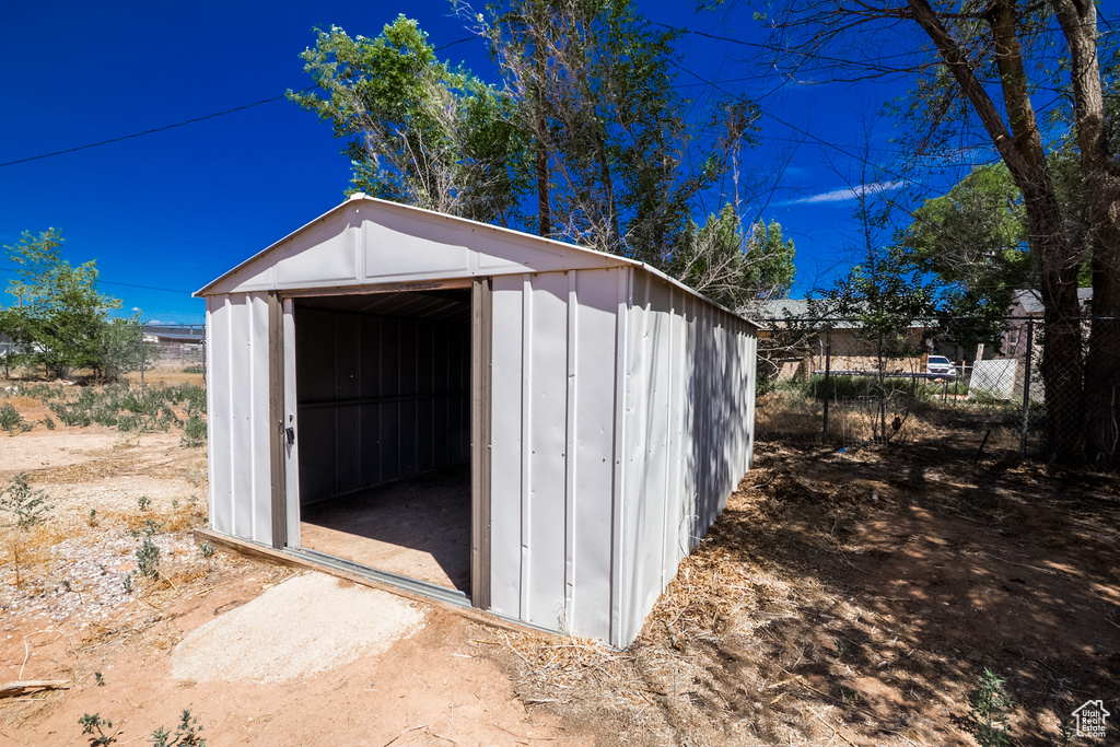 168 S 100 W Roosevelt, UT 84066