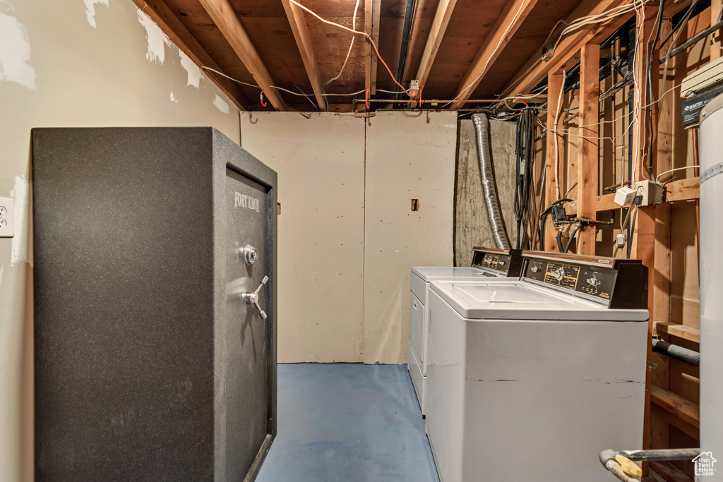 Laundry area featuring washer and clothes dryer