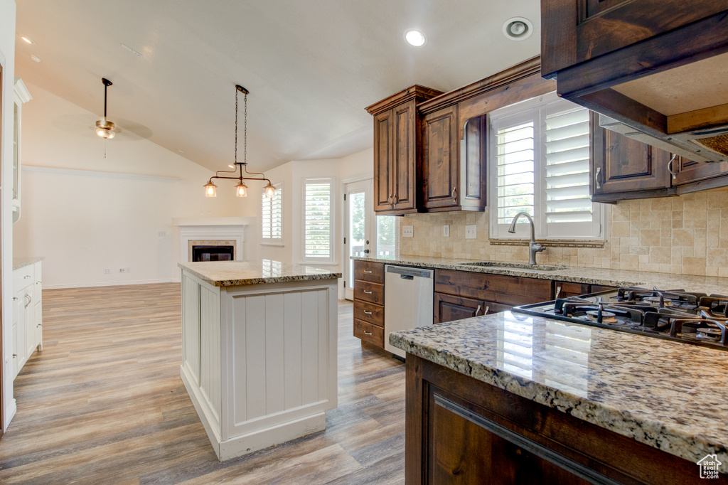 1602 DORAL DR Syracuse, UT 84075