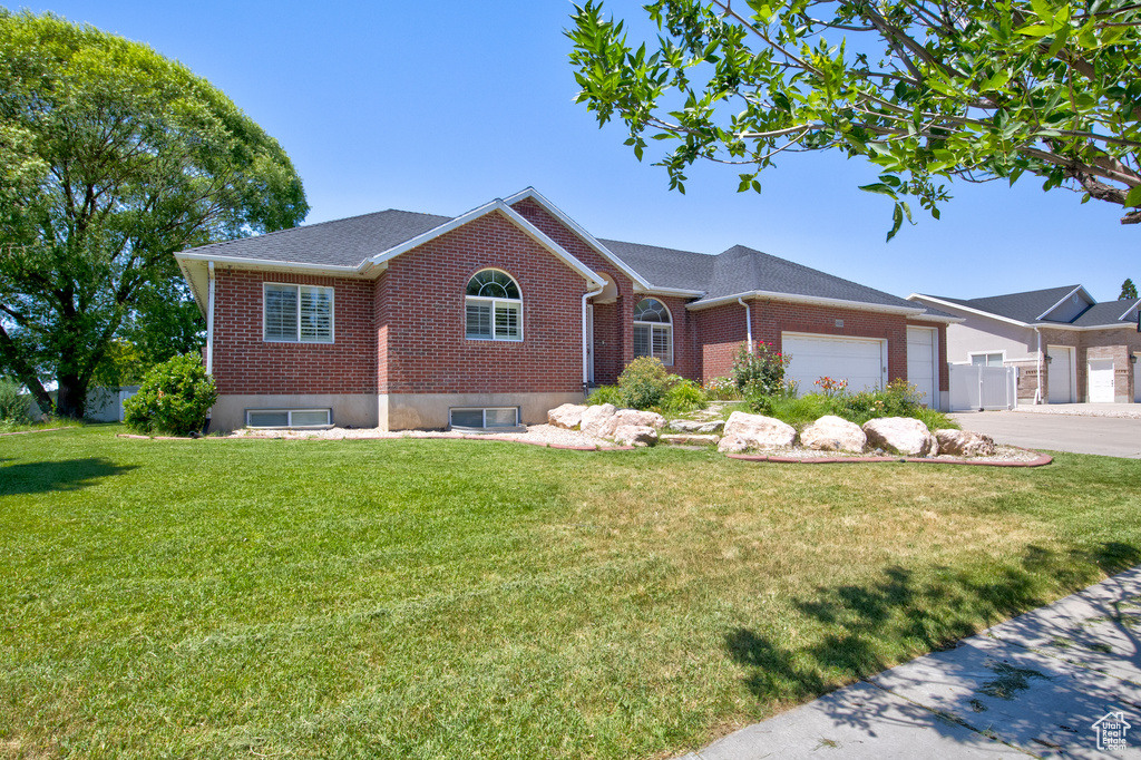 1602 DORAL DR Syracuse, UT 84075