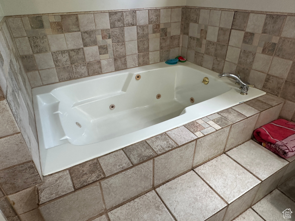 Bathroom featuring a jetted tub