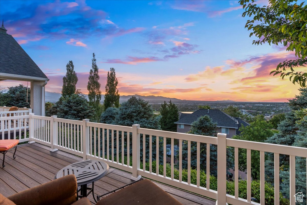 1677 E WYLIE LN Draper, UT 84020