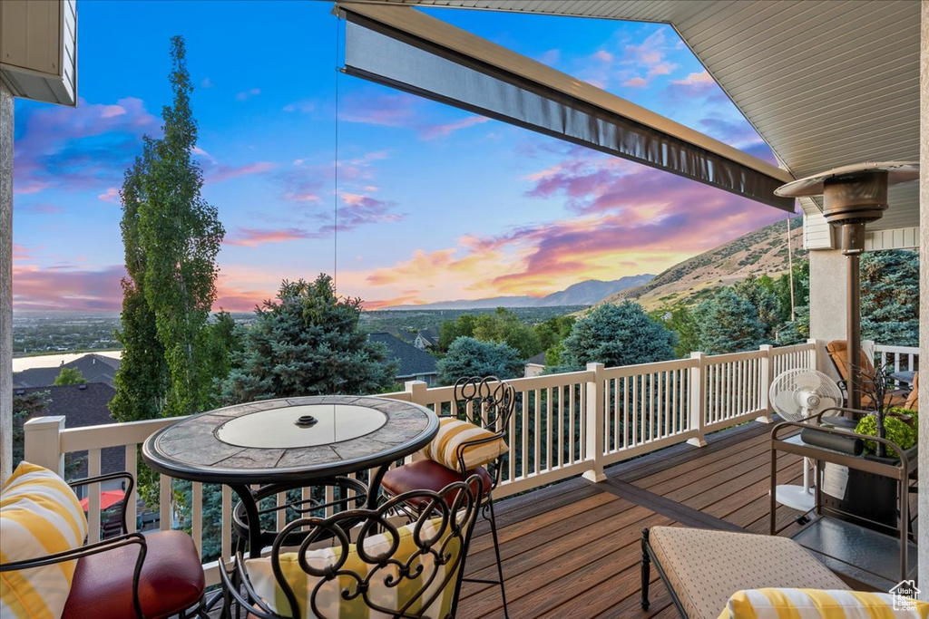 1677 E WYLIE LN Draper, UT 84020
