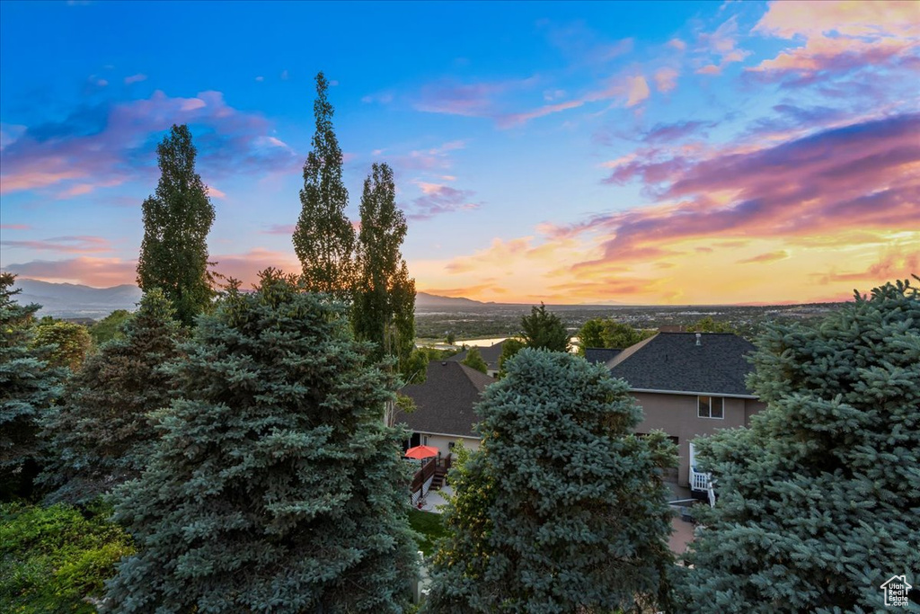 1677 E WYLIE LN Draper, UT 84020