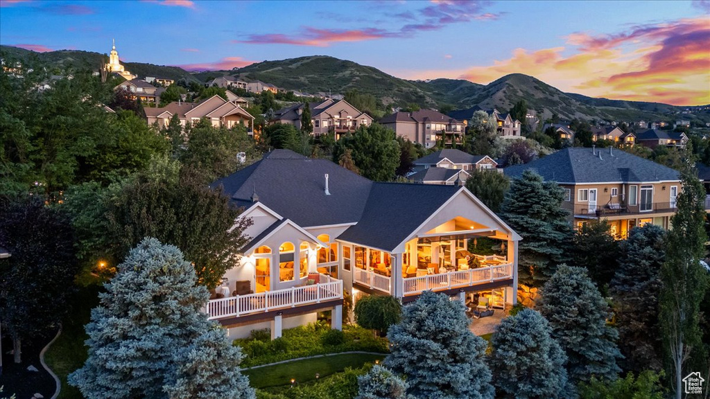 1677 E WYLIE LN Draper, UT 84020