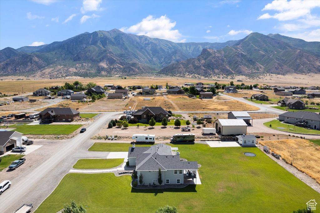 Aerial perspective of suburban area with mountains
