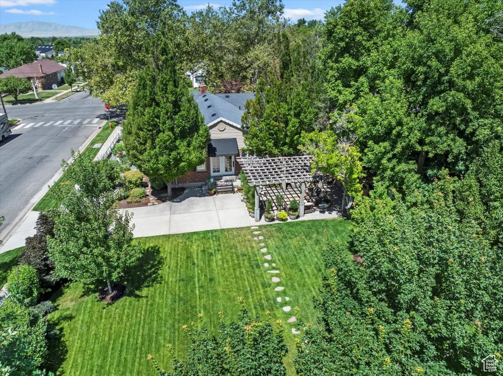 Aerial view of property and surrounding area