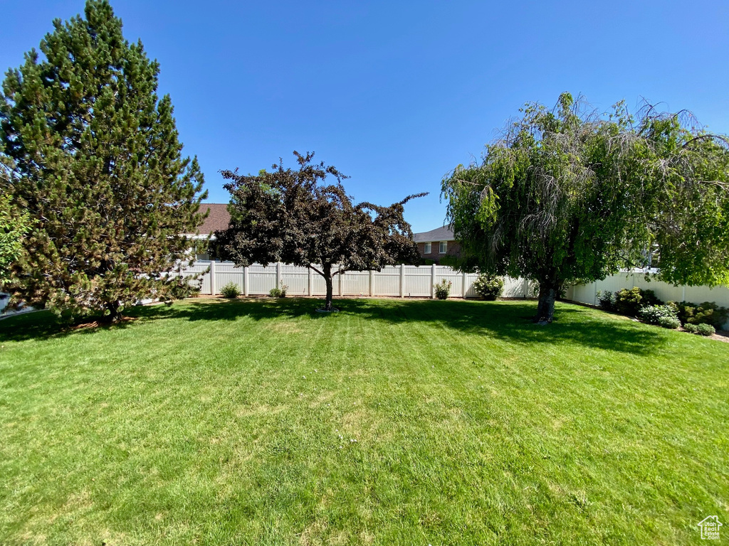 1804 W 1975 S Syracuse, UT 84075