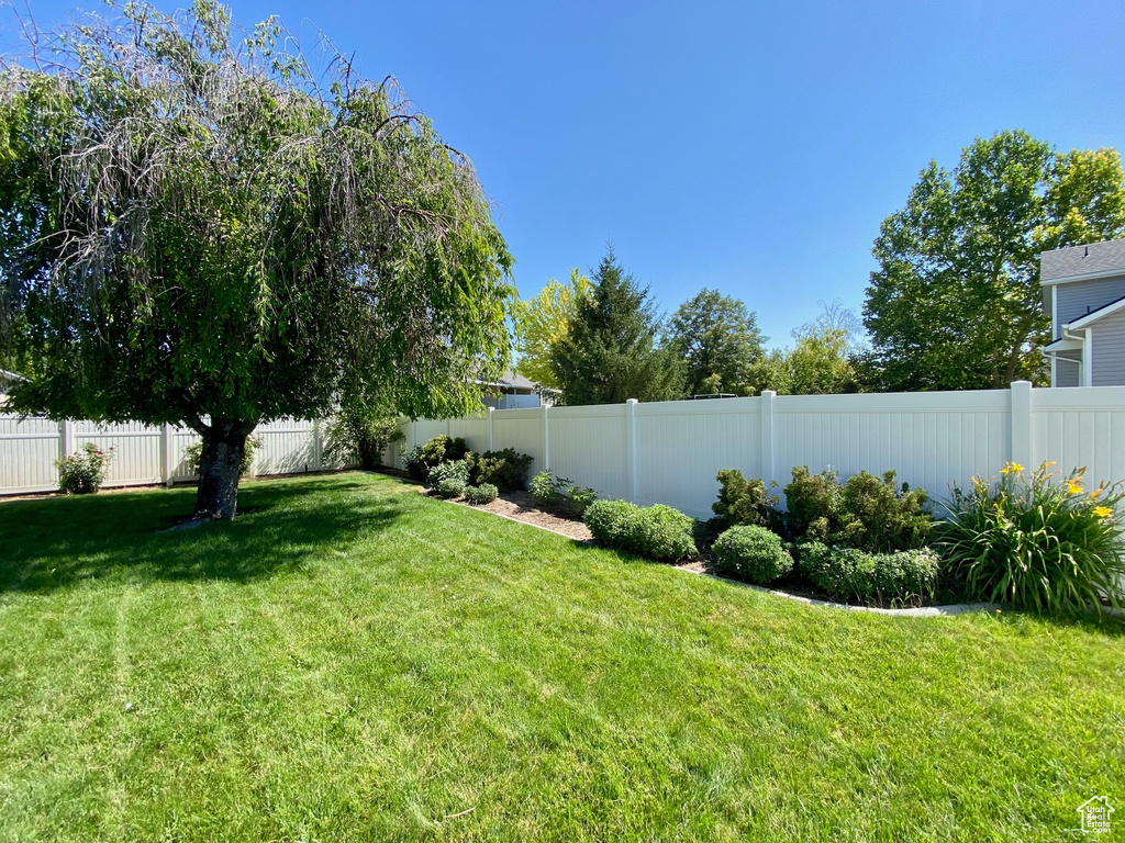 1804 W 1975 S Syracuse, UT 84075