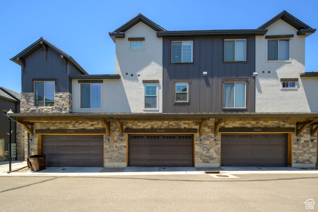 10465 S BEETDIGGER BLVD Sandy, UT 84070
