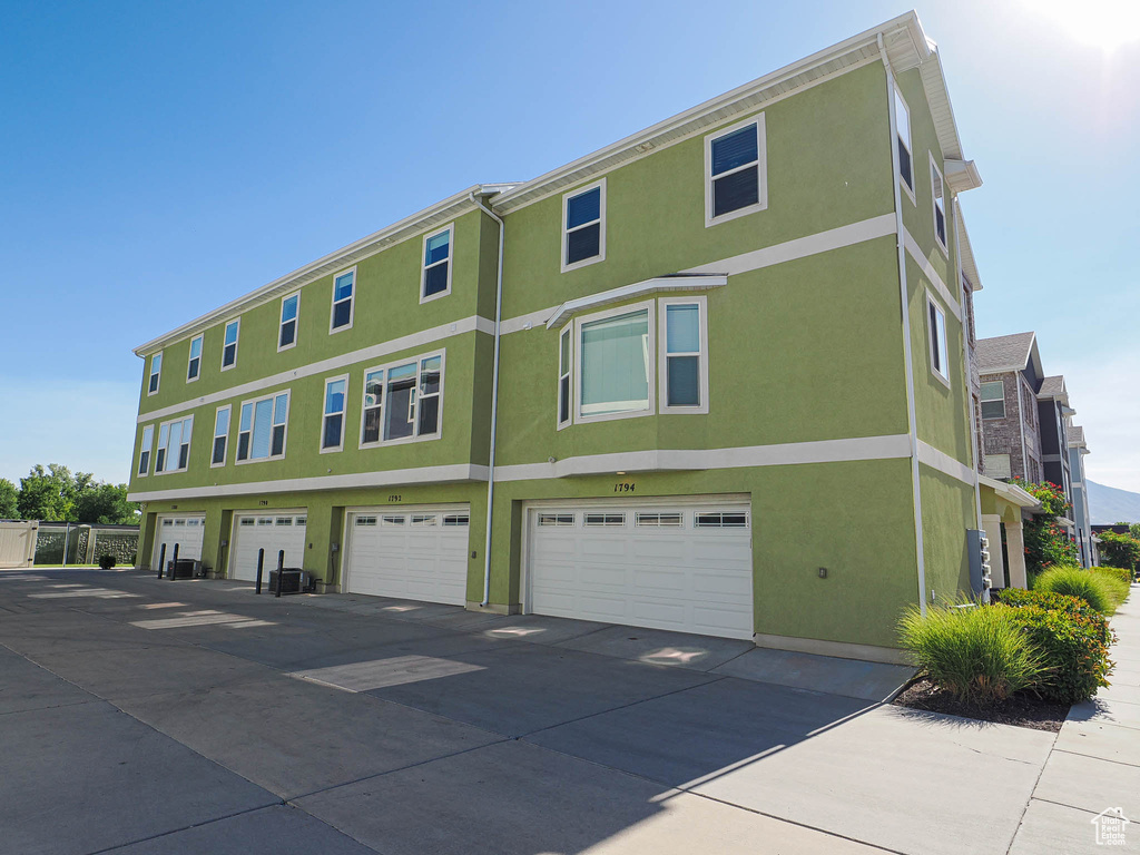 1792 W DALMENY WAY Riverton, UT 84065