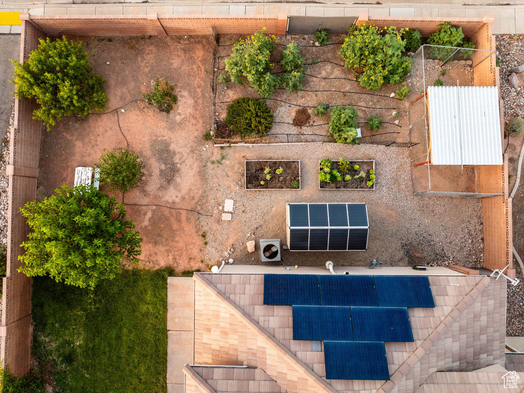 Aerial view of property and surrounding area