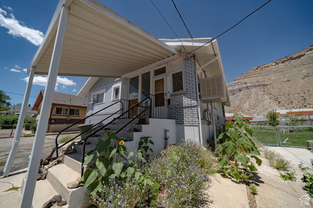 169 N MAIN ST Helper, UT 84526