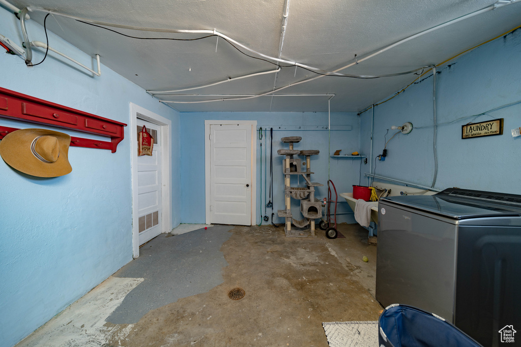 169 N MAIN ST Helper, UT 84526