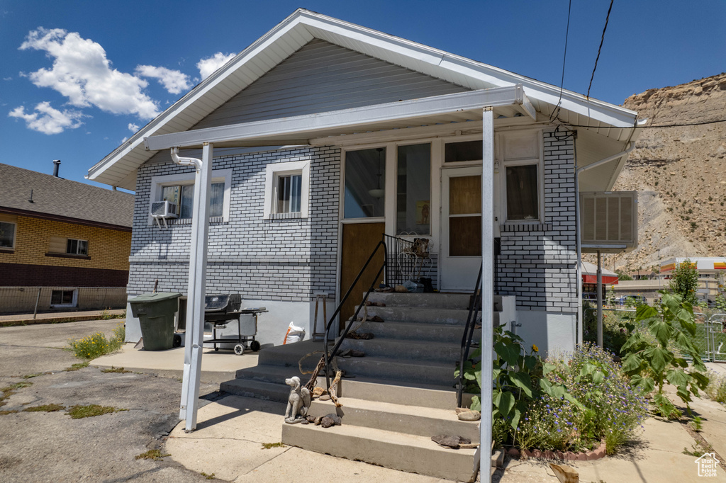 169 N MAIN ST Helper, UT 84526