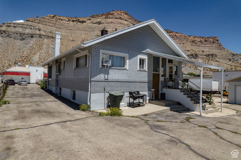169 N MAIN ST Helper, UT 84526