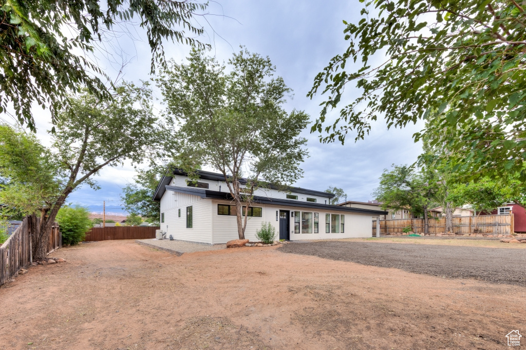 1191 WAGNER AVE Moab, UT 84532