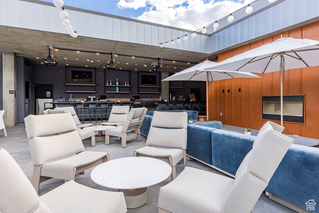 View of patio / terrace featuring an outdoor living space