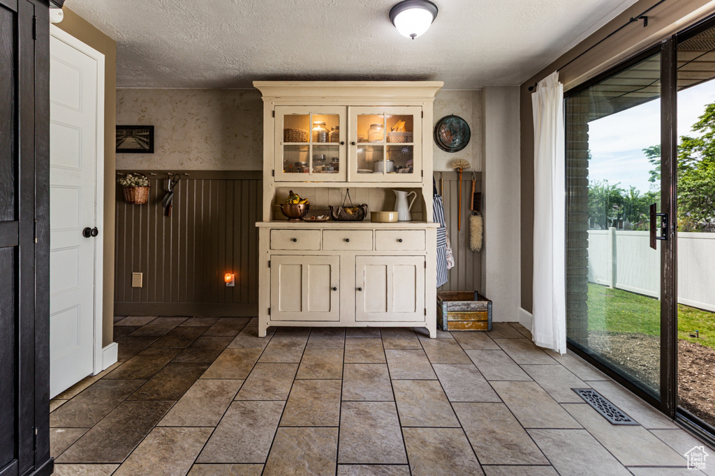 453 SHERIDAN CIR Centerville, UT 84014