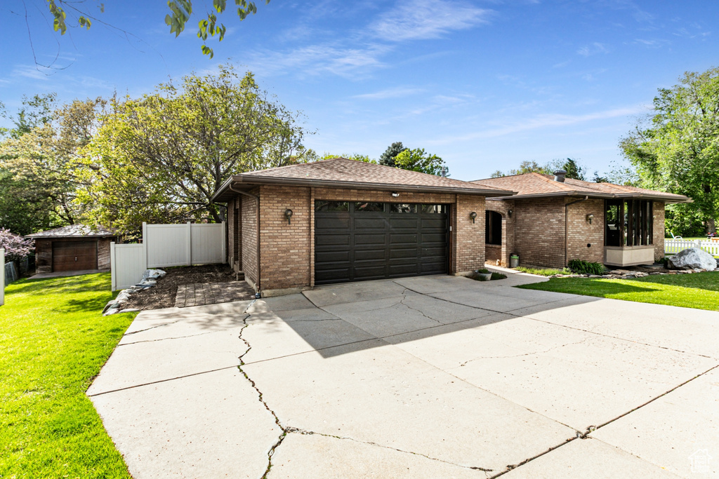 453 SHERIDAN CIR Centerville, UT 84014