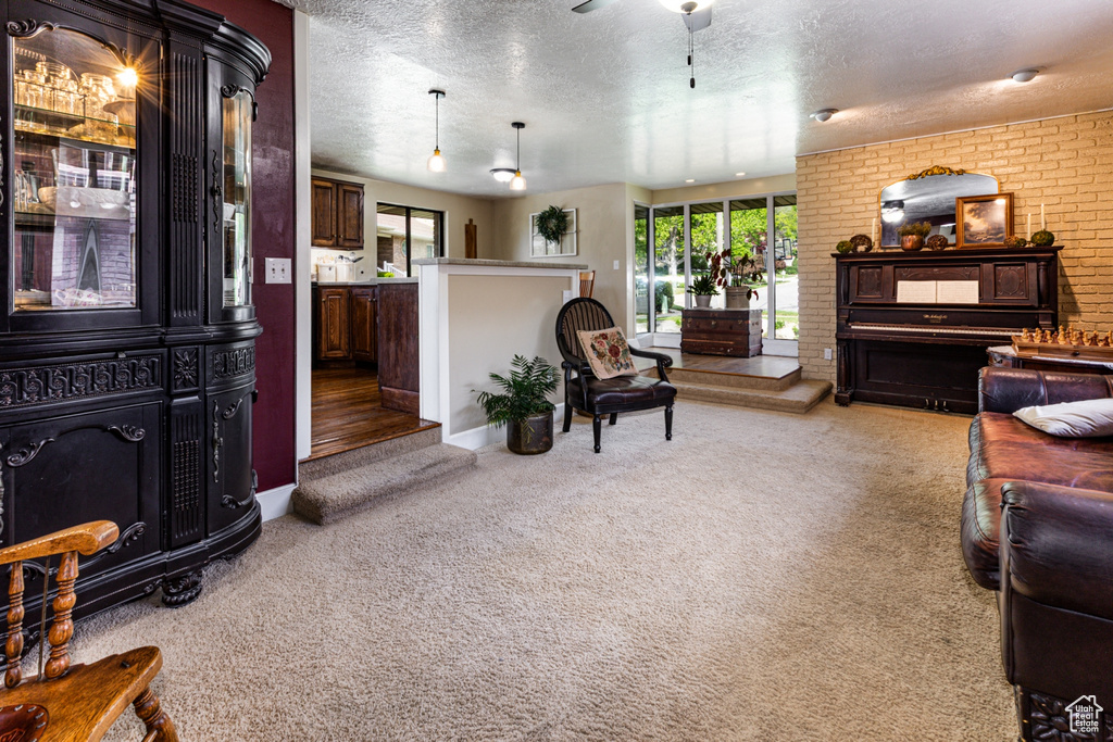 453 SHERIDAN CIR Centerville, UT 84014
