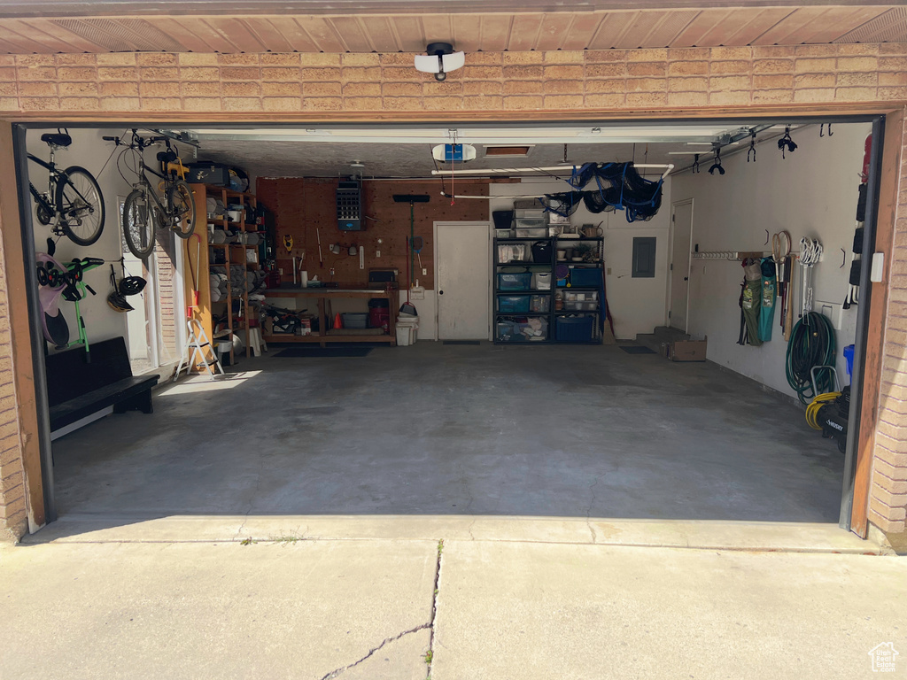 453 SHERIDAN CIR Centerville, UT 84014