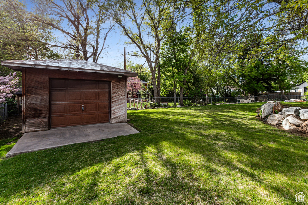 453 SHERIDAN CIR Centerville, UT 84014