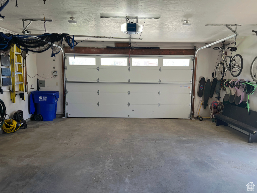 453 SHERIDAN CIR Centerville, UT 84014