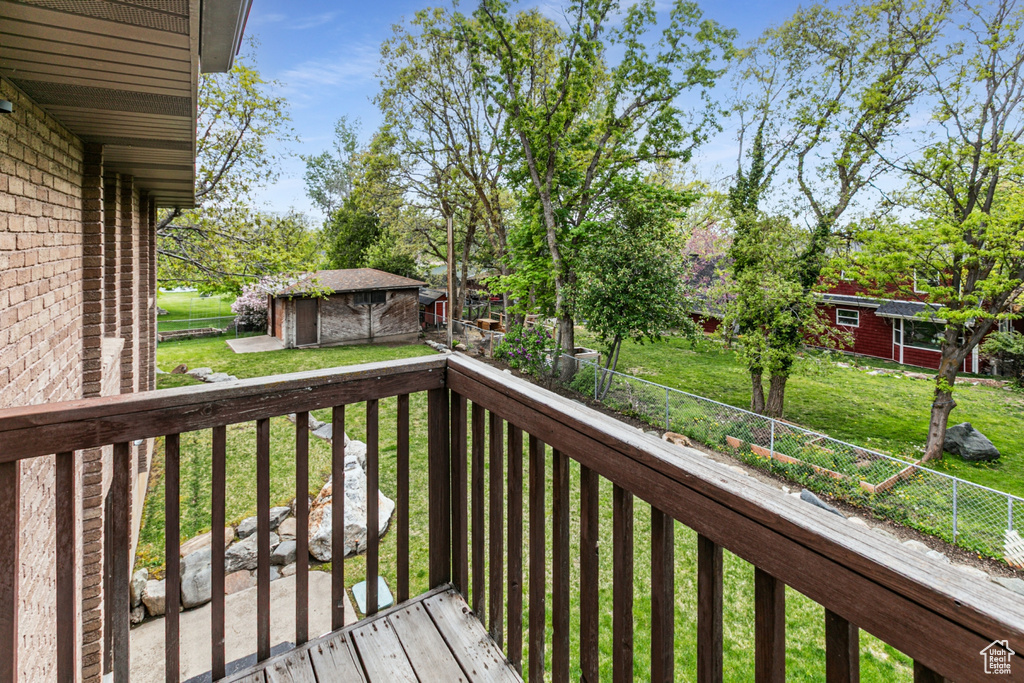 453 SHERIDAN CIR Centerville, UT 84014